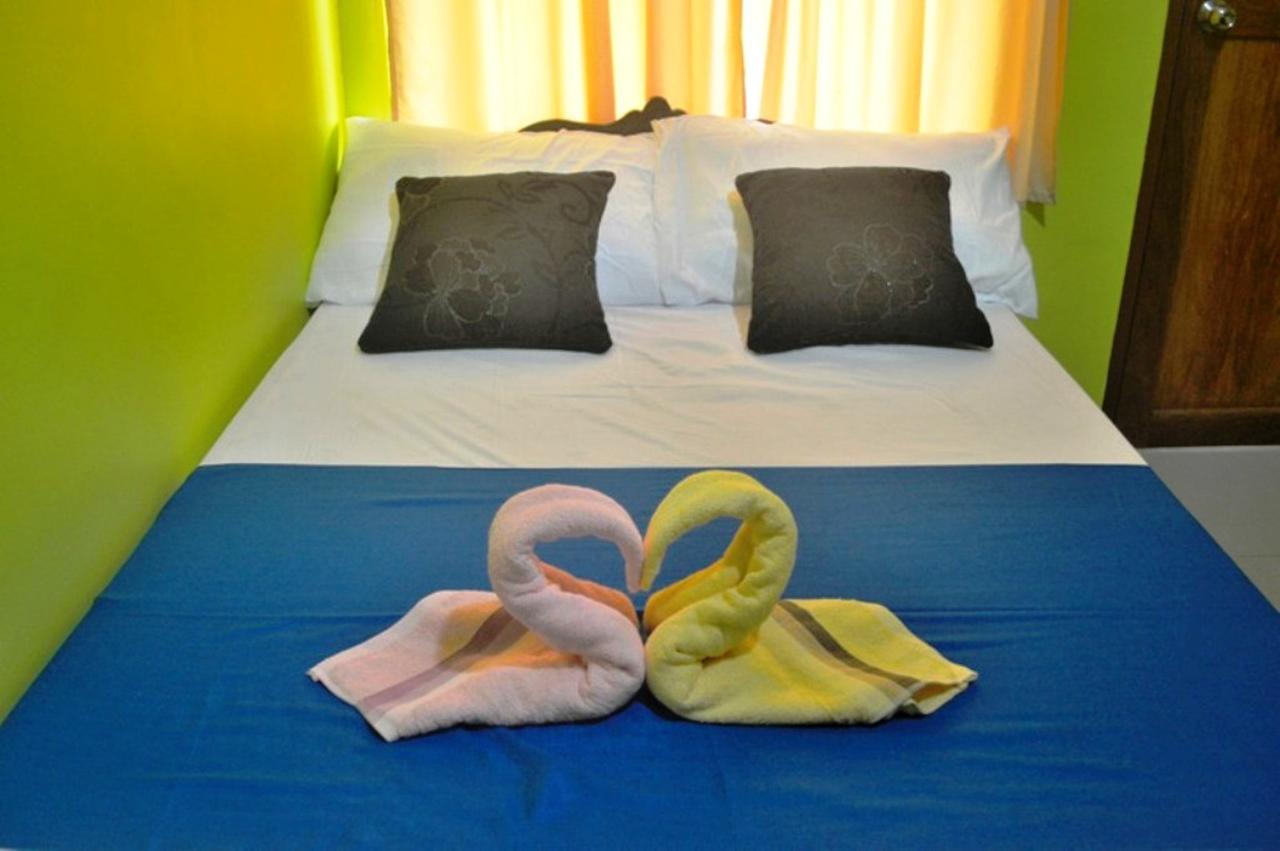 Amelia Homestay Puerto Princesa Ngoại thất bức ảnh